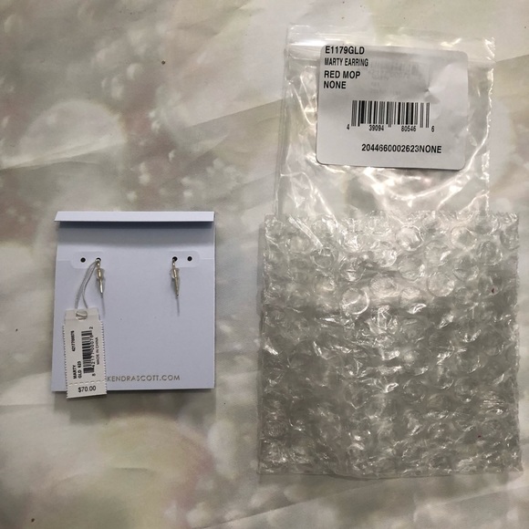 SALE! Kendra Scott Marty Red Mother Pearl Earrings - Picture 3 of 5